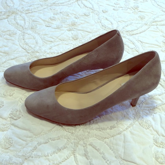 Cole Haan Suede Round Toe Pumps Light Gray Size 9 - Picture 2 of 8